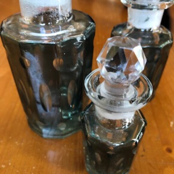 Restoration Hardware Vintage 1980s Forest Green Glass Apothecary Perfume Bottles - Picture 2 of 6
